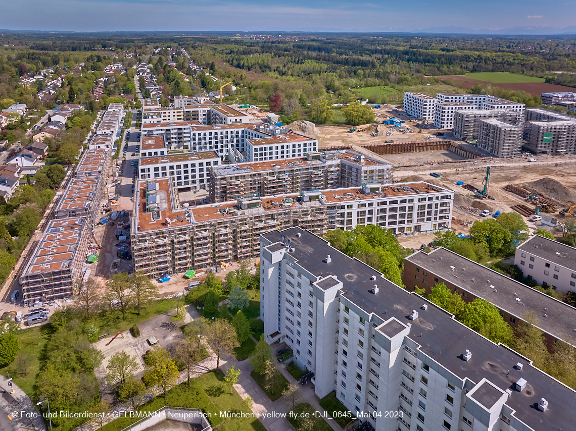 04.05.2023 - Luftbilder vom Alexisqaurtier und Pandion Verde in Neuperlach